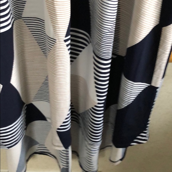 Dresse - Picture 3 of 5